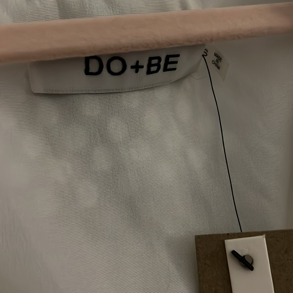 Do+be white dress. Size small. Nwt. Tie can be fastened in front or back. - Picture 3 of 6